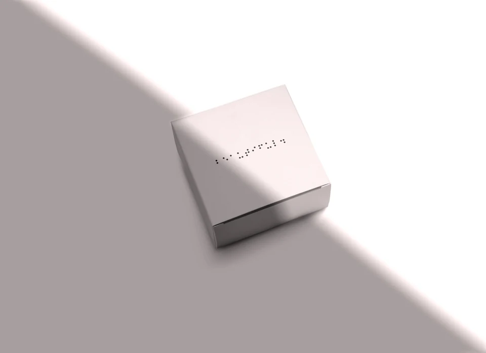 Original gift packaging mockup supporting the concept presentation.